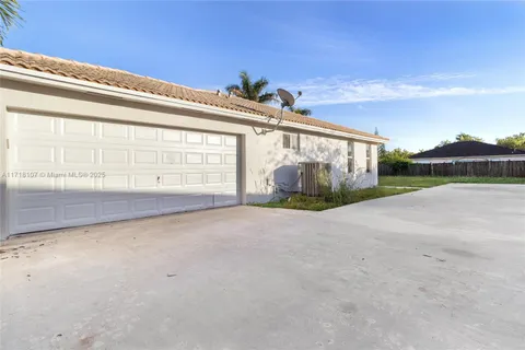 18972 SW 307th St, Homestead FL 33030