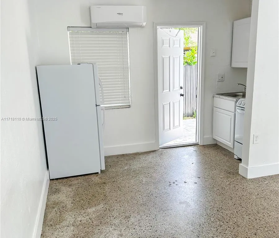 6301 NW 2 PL # 4, Miami FL 33150