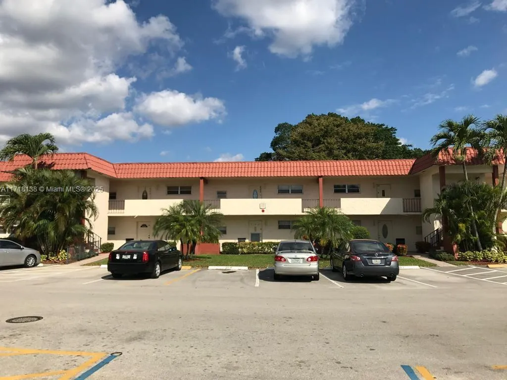 611 S Hollybrook Dr # 102, Pembroke Pines FL 33025