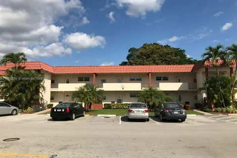 611 S Hollybrook Dr # 102, Pembroke Pines FL 33025