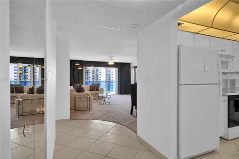 3800 S Ocean Dr # 1019, Hollywood FL 33019