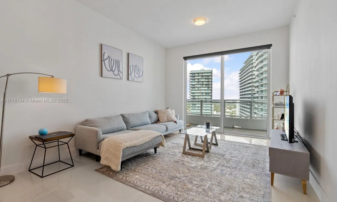 1080 Brickell Ave # 2807, Miami FL 33131