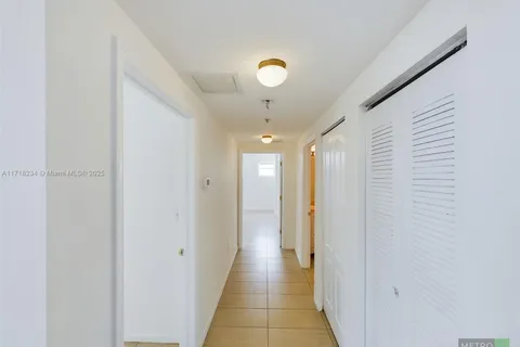 425 NE 30th St # 402, Miami FL 33137