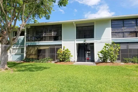 9719 HAMMOCKS BL # 207, Miami FL 33196