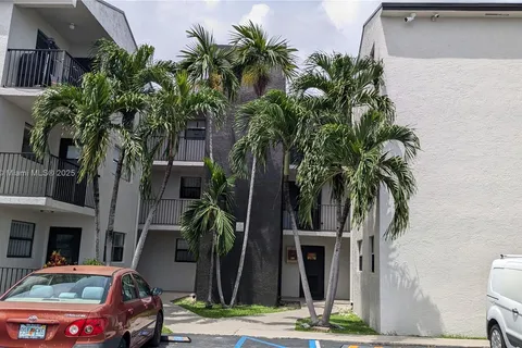 142 SW 18th Ave # 24, Miami FL 33135