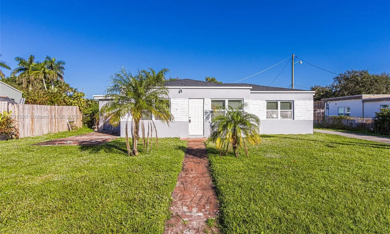 4433 SW 52nd St, Dania Beach FL 33314