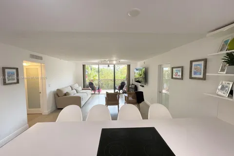 101 Ocean Lane Dr # 304, Key Biscayne FL 33149