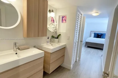 101 Ocean Lane Dr # 304, Key Biscayne FL 33149