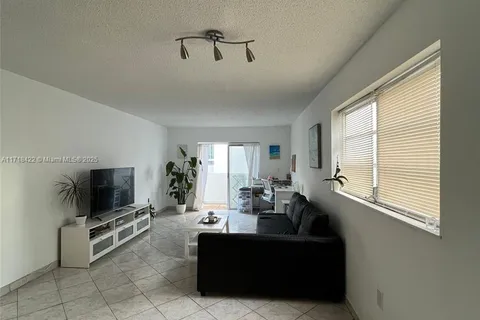 4101 Indian Creek Dr # 301, Miami Beach FL 33140