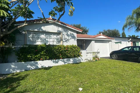 2100 N 52 AVE, Hollywood FL 33021