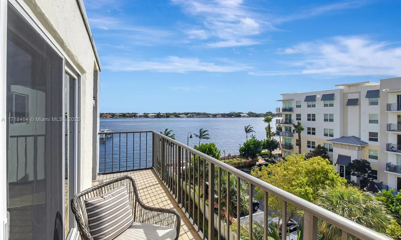 1206 S Lake Dr # 504, Lantana FL 33462