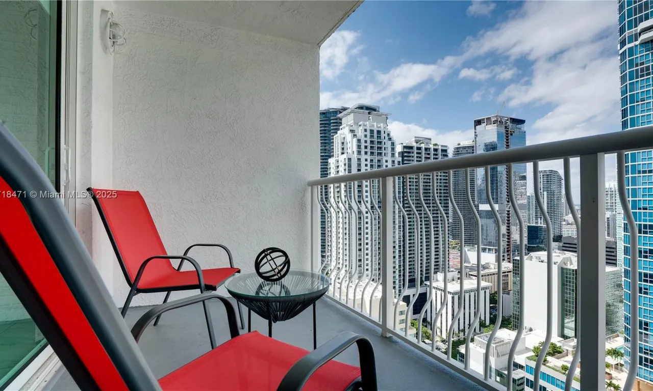 1200 Brickell Bay Dr # 3916, Miami FL 33131