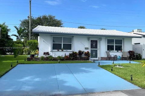 2614 NW 51st Pl, Tamarac FL 33309