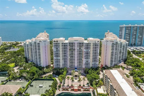 781 Crandon Blvd # 106, Key Biscayne FL 33149