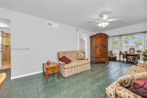 100 Berkley # 201, Hollywood FL 33024