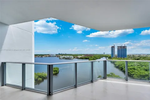 17111 BISCAYNE BLVD # 1204, Miami FL 33160