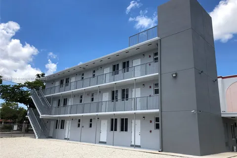 1737 NW 3rd Ave # 8, Miami FL 33136