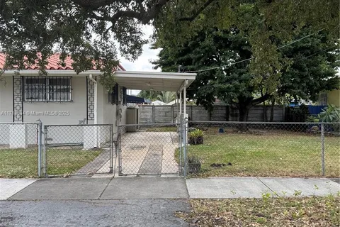 3502 NW 3rd St, Miami FL 33125