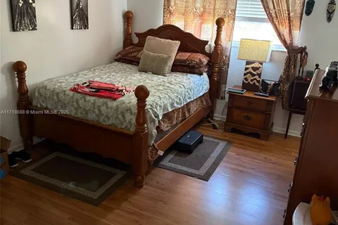 2851 Somerset Dr # 302, Lauderdale Lakes FL 33311