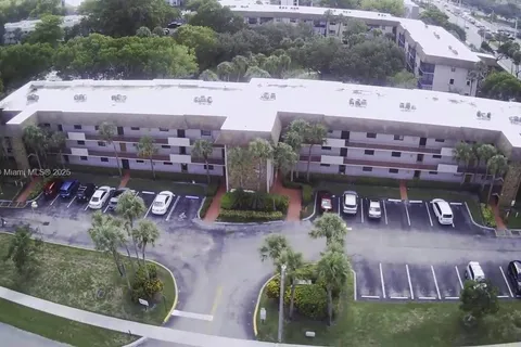 6085 N Sabal Palm Blvd # 201, Tamarac FL 33319