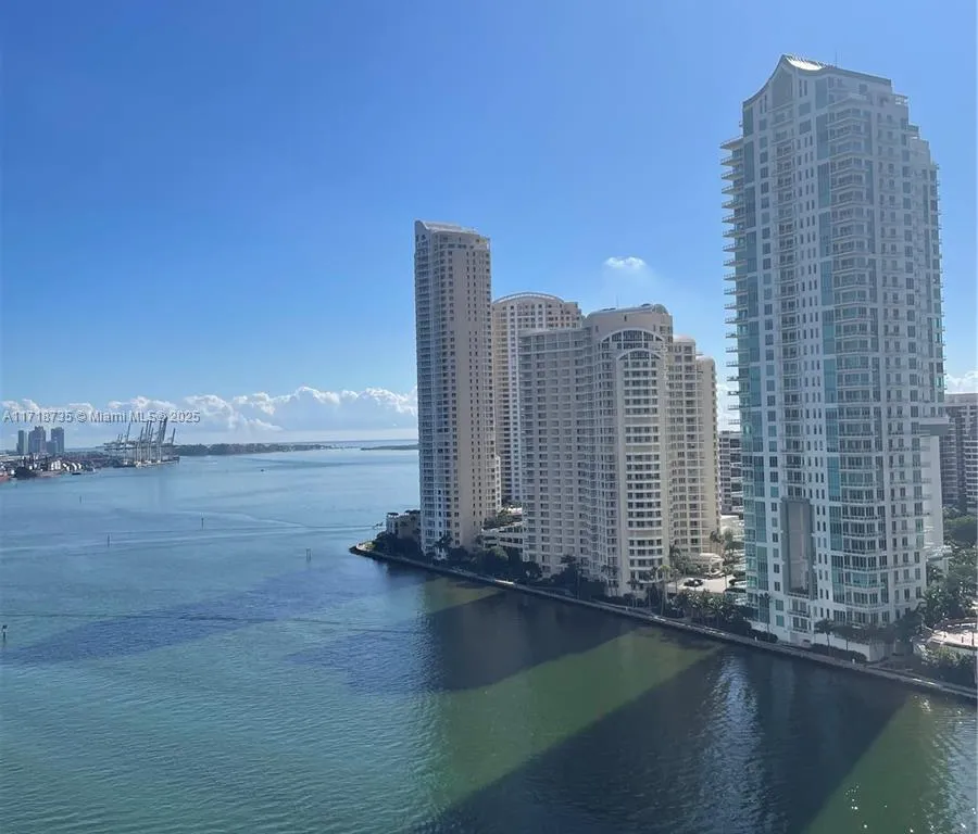 300 S Biscayne Blvd # 1508, Miami FL 33131