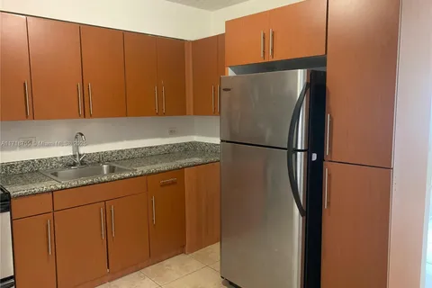 932 Moffett St # 4, Hallandale Beach FL 33009