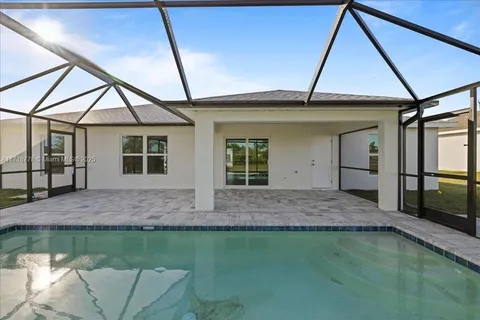 1903 NW 19th PL, Cape Coral FL 33993