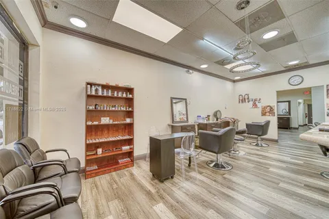 Beauty Cafe Salon For Sale In Sunrise, Sunrise FL 33323