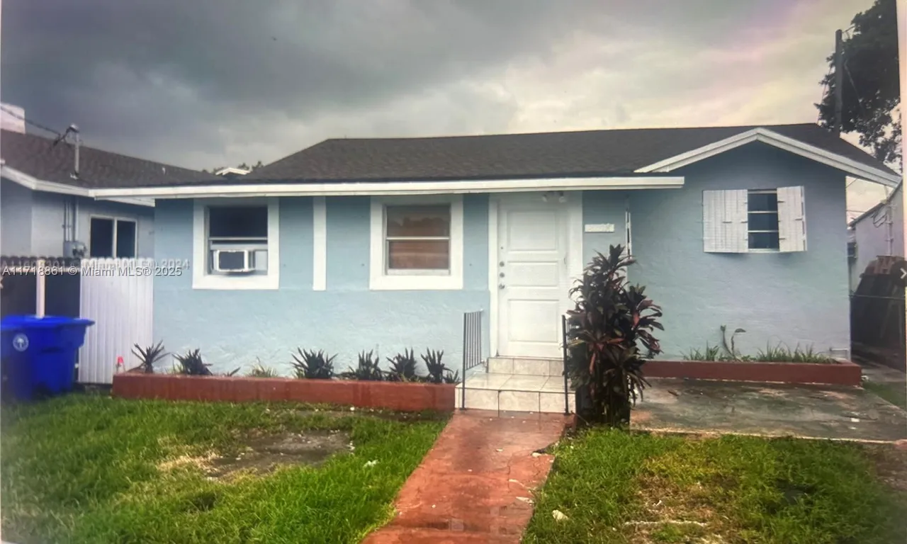 2708 NW 22nd Ct, Miami FL 33142