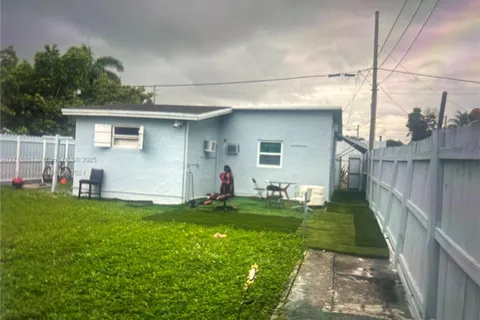 2708 NW 22nd Ct, Miami FL 33142