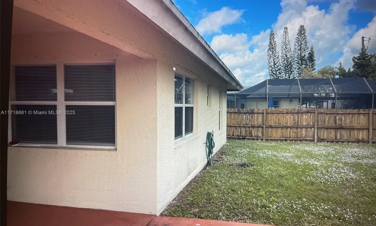 423 SW Byron St, Port St. Lucie FL 34983