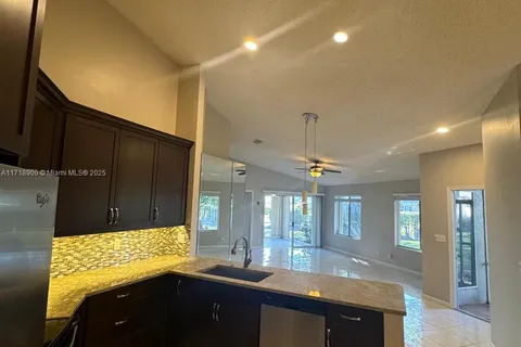 9238 Vineland Ct # G, Boca Raton FL 33496