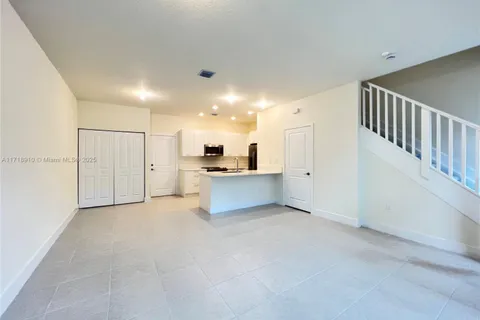 4622 NW 83rd Path # 4275, Doral FL 33166