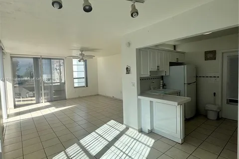 7735 Abbott Ave # 4F, Miami Beach FL 33141