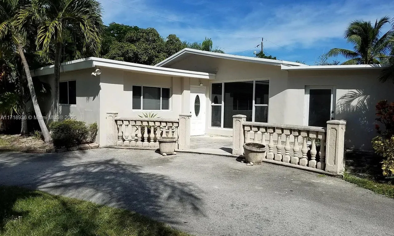 13345 SW 83rd Ct, Pinecrest FL 33156