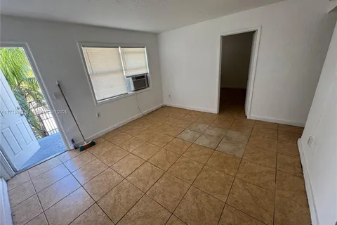 1306 NW 61st St # 7, Miami FL 33142