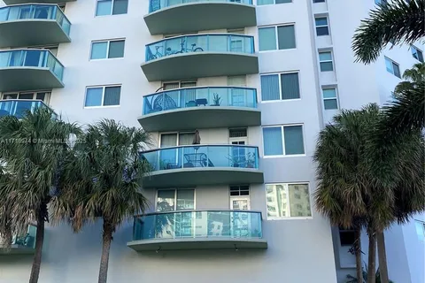 19390 Collins Ave # 205, Sunny Isles Beach FL 33160