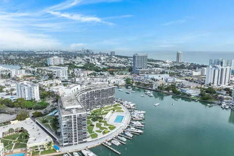 900 Bay Dr # 411, Miami Beach FL 33141