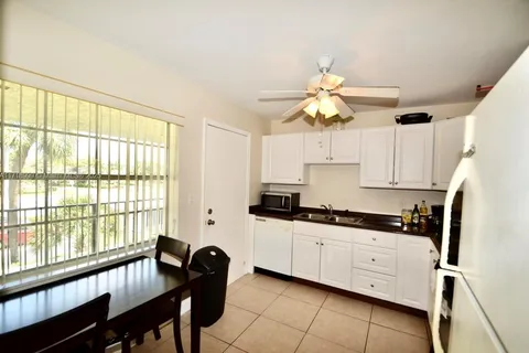 8900 W SAMPLE ROAD # 204, Coral Springs FL 33065