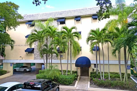 427 Santander Ave # 404, Coral Gables FL 33134