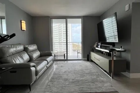 6969 Collins Ave # 1115, Miami Beach FL 33141