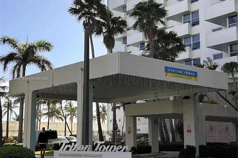 2899 Collins Ave # 825, Miami Beach FL 33140