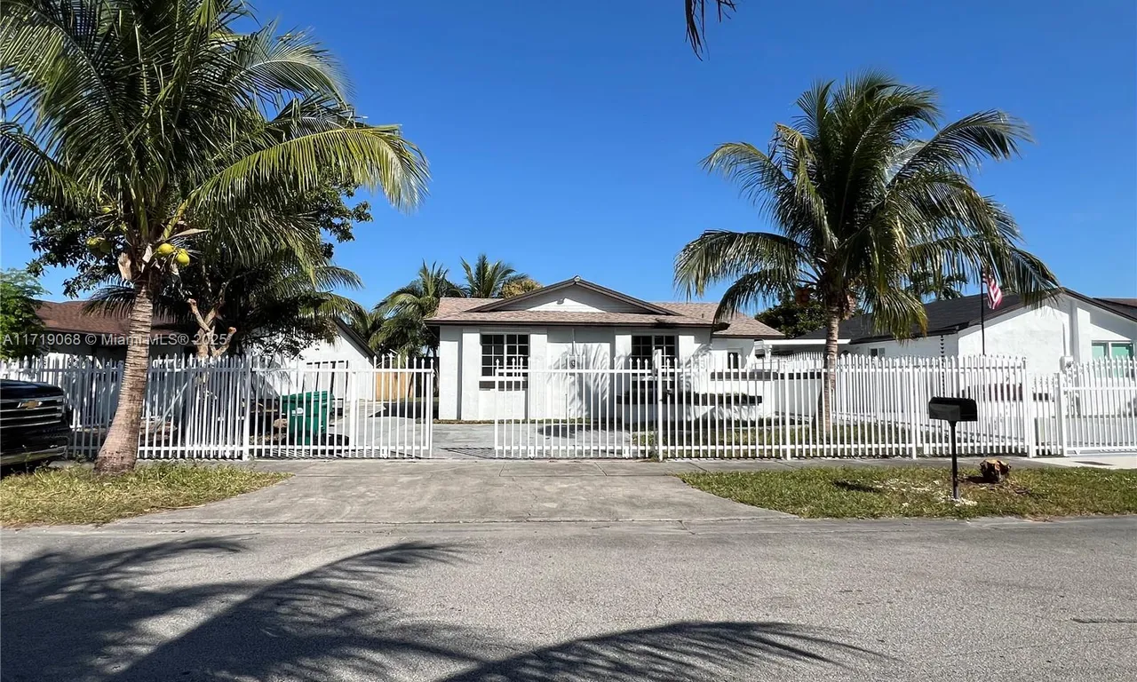 19633 SW 123rd Ave, Miami FL 33177