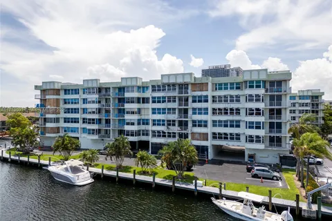 16570 NE 26th Ave # 6B, North Miami Beach FL 33160