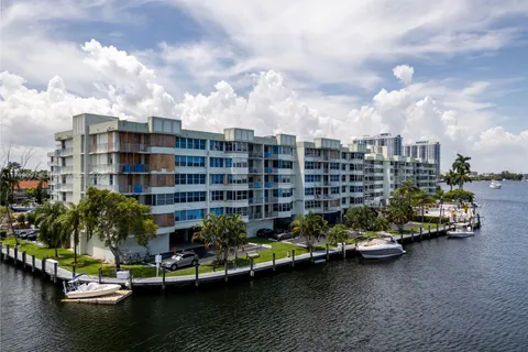16570 NE 26th Ave # 6B, North Miami Beach FL 33160