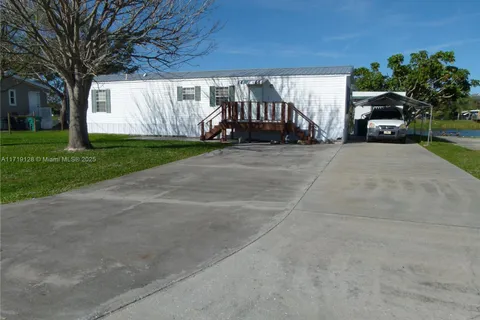 2019 SE 29th Street, Taylor Creek FL 34974