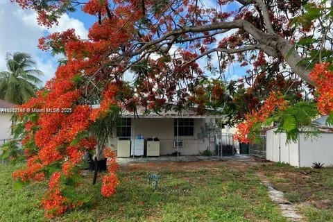 34 SW 5th St # 2, Hallandale Beach FL 33009