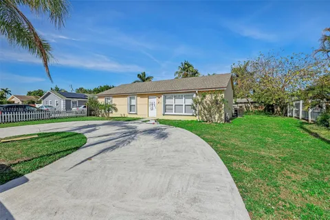 2685 Hypoluxo Rd, Lake Worth FL 33462