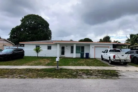 4430 NW 175th St, Miami Gardens FL 33055