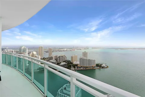 950 Brickell Bay Dr # 4611, Miami FL 33131